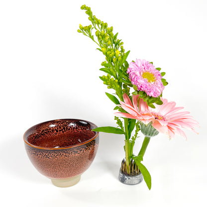 Small Red Speckled Porcelain Ikebana Vase with Flower Frog – Japanese Inspired Design