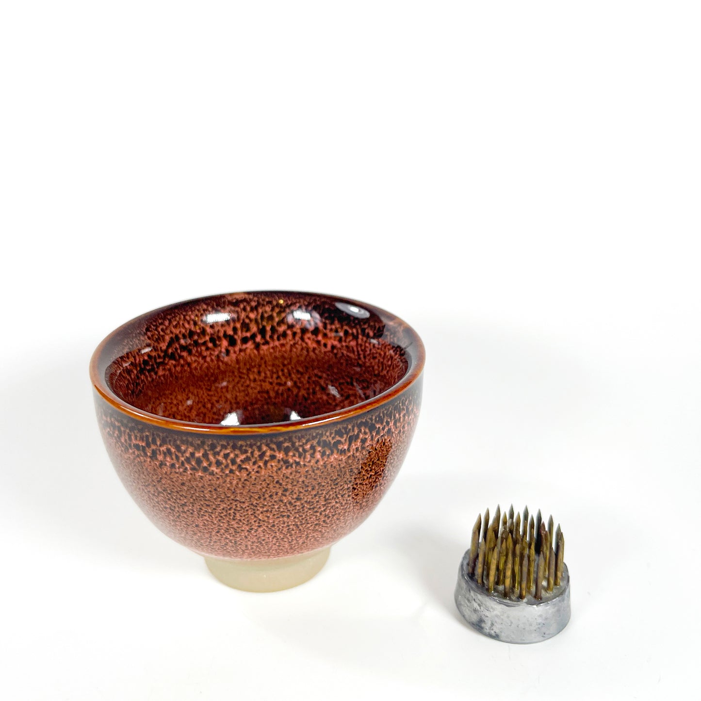 Small Red Speckled Porcelain Ikebana Vase with Flower Frog – Japanese Inspired Design